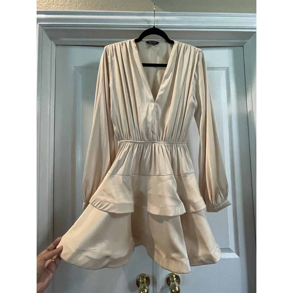 Strut & Bolt Dress Womens M White Satin V Neck Long Sleeve Tiered Ruffle Mini